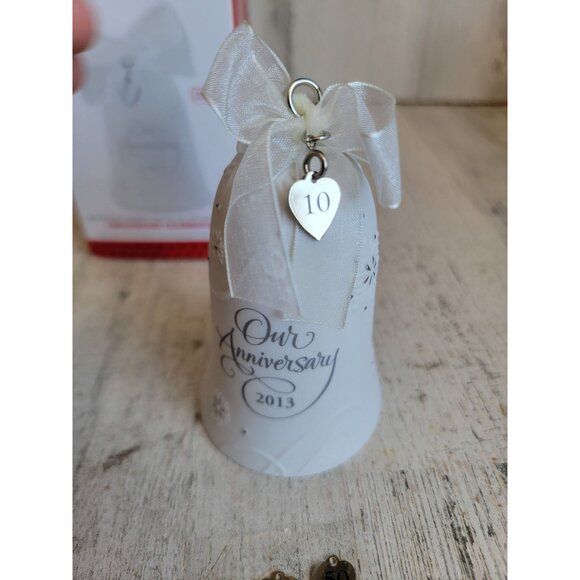 Hallmark anniversary celebration 10, 25, 40 50 year Milestone ornament Xmas - Picture 3 of 7